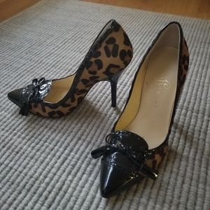 leopard print pumps